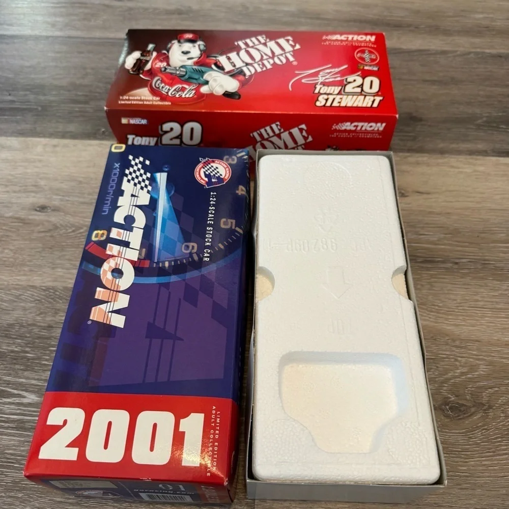 2001 Tony Stewart #20 Home Depot / Coca Cola Polar Bear - CWC 1/24 Scale Action